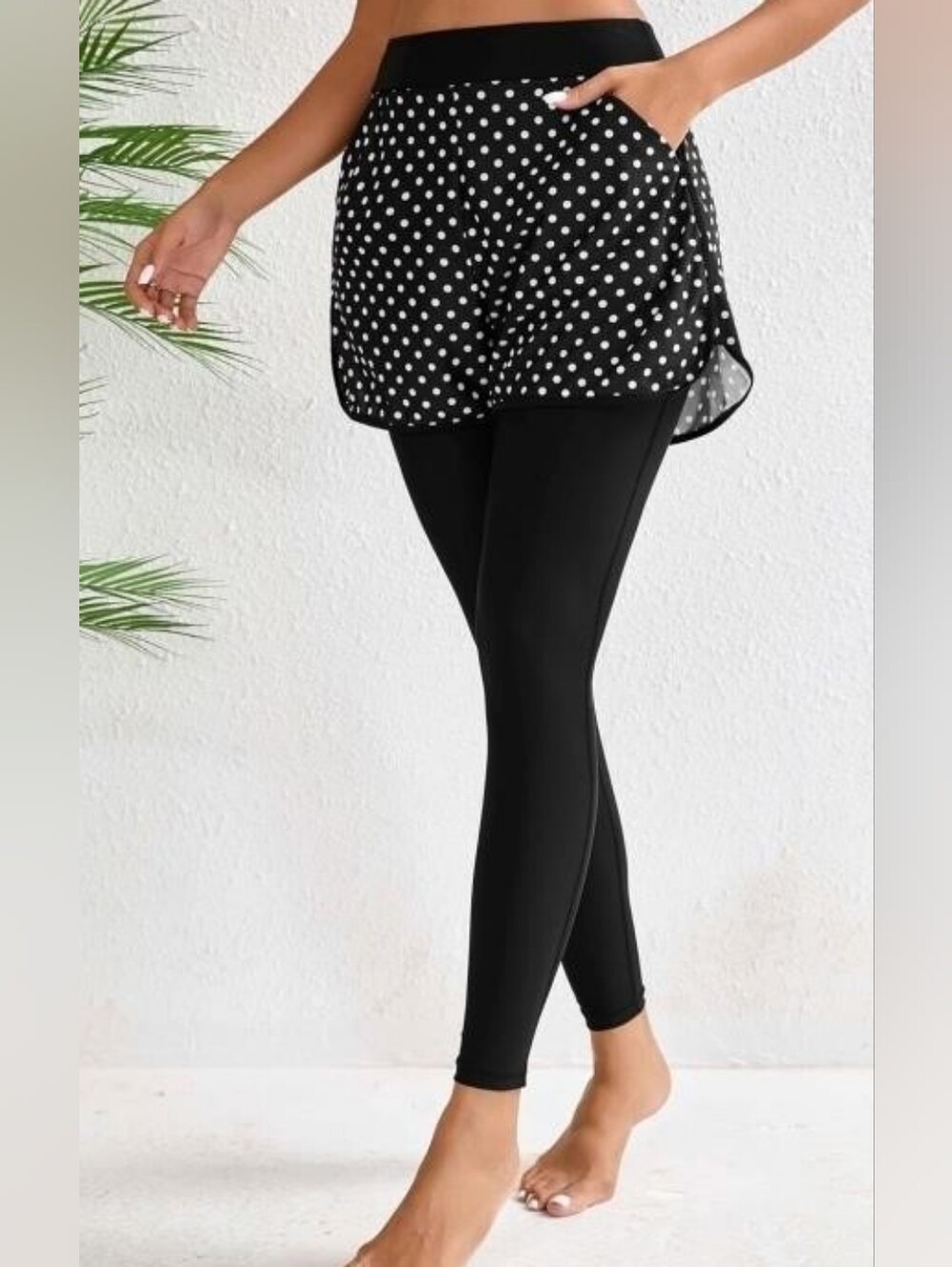 Halcurt NWT Swim Leggings with Polka Dot Skirted Shorts Pockets Size Small